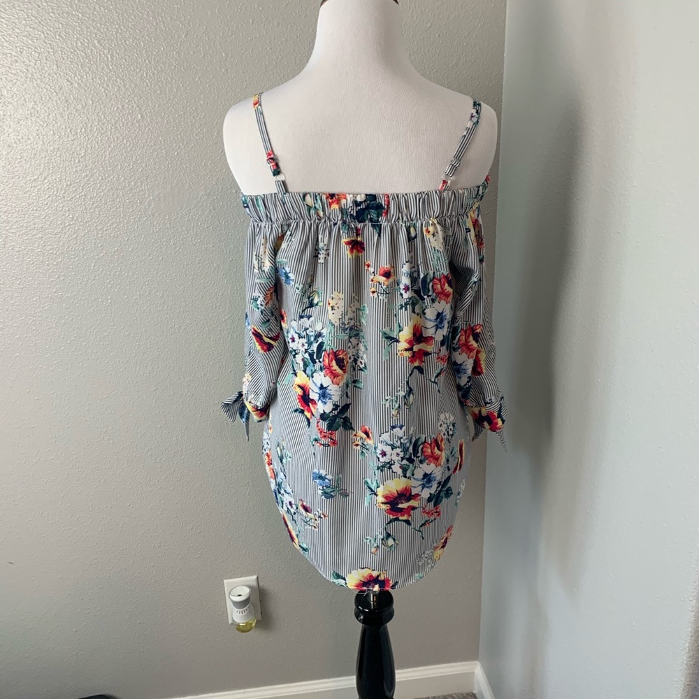 Neptune and ivy floral stitch fix blouse - Picture 2 of 5